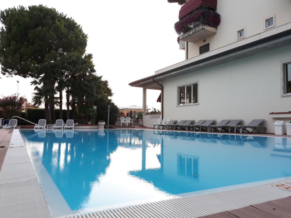 Hotel Da Roberto Lazise Exterior photo