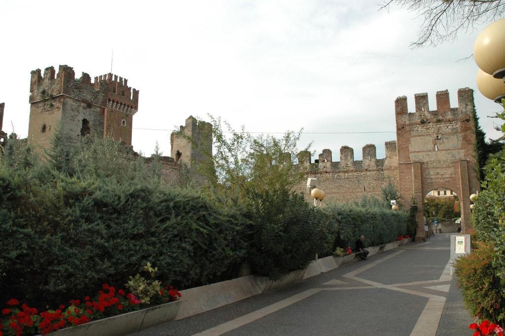 Hotel Da Roberto Lazise Exterior photo