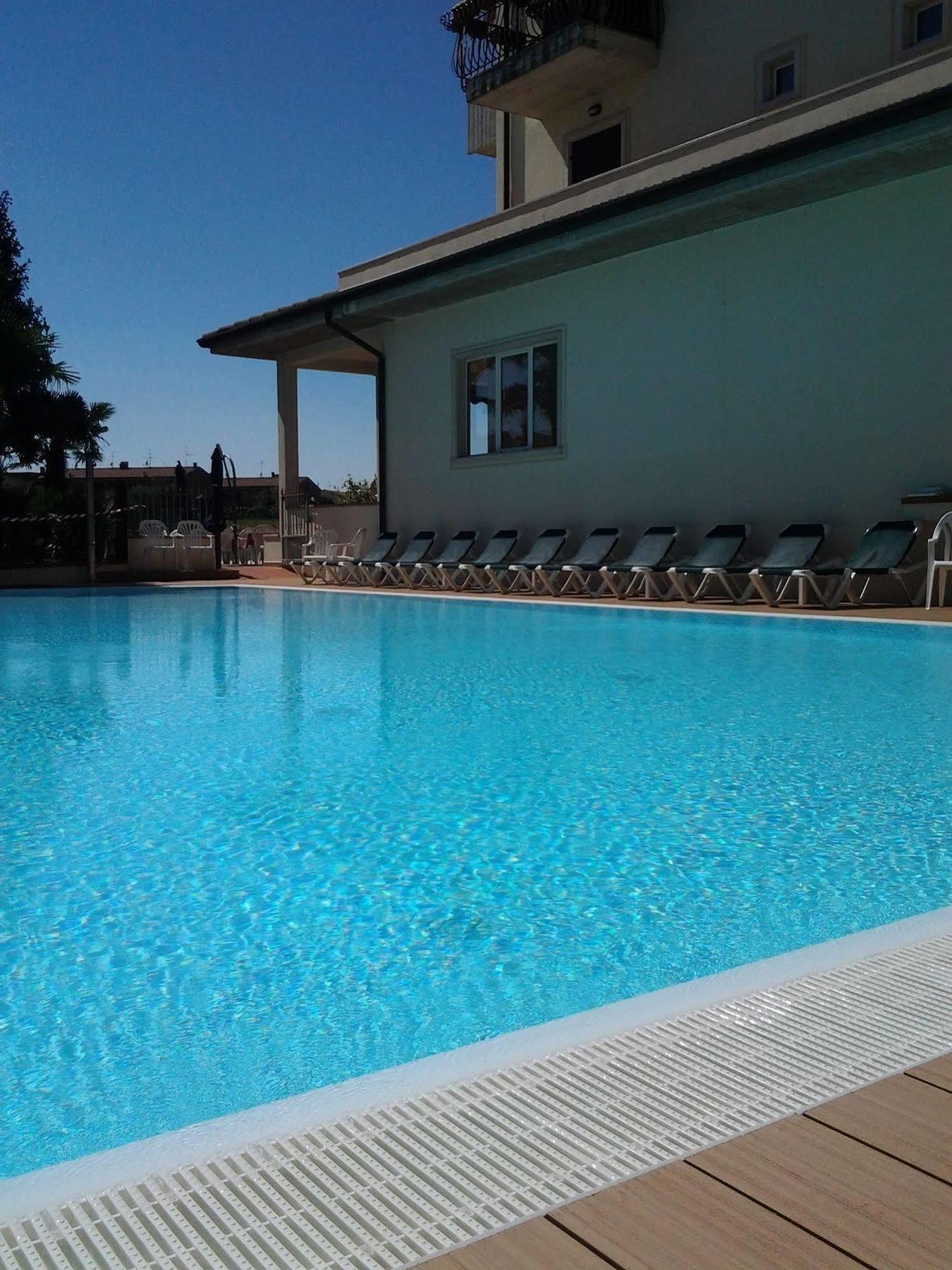 Hotel Da Roberto Lazise Exterior photo