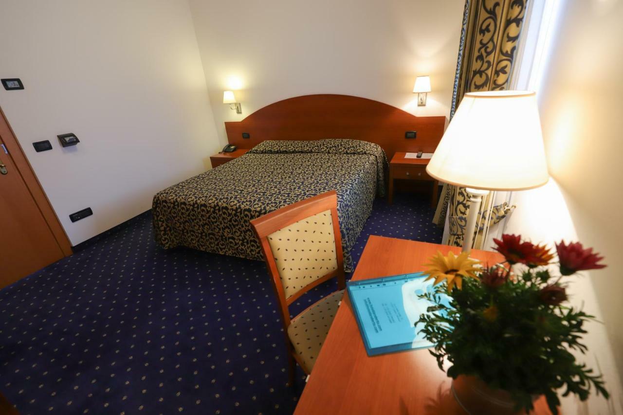 Hotel Da Roberto Lazise Exterior photo