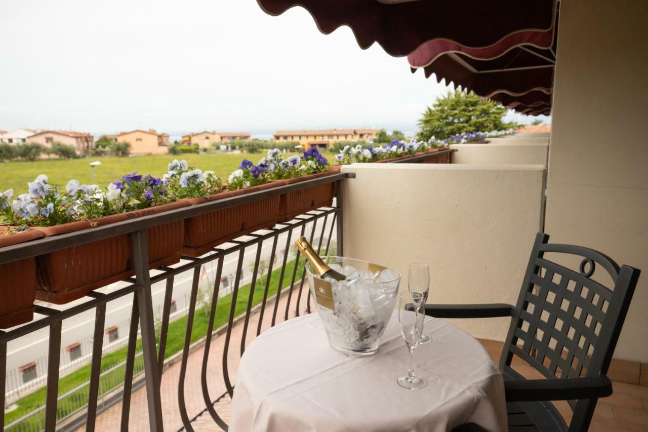 Hotel Da Roberto Lazise Exterior photo