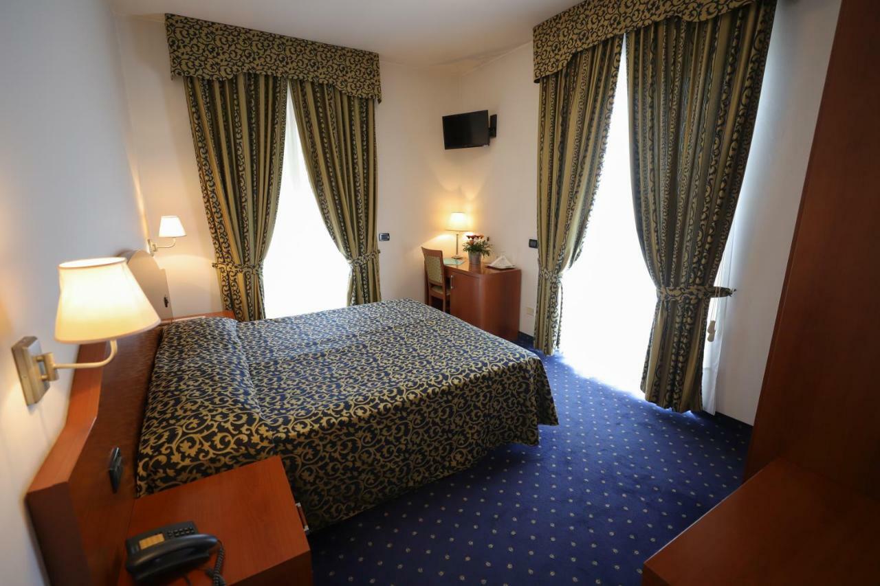 Hotel Da Roberto Lazise Exterior photo